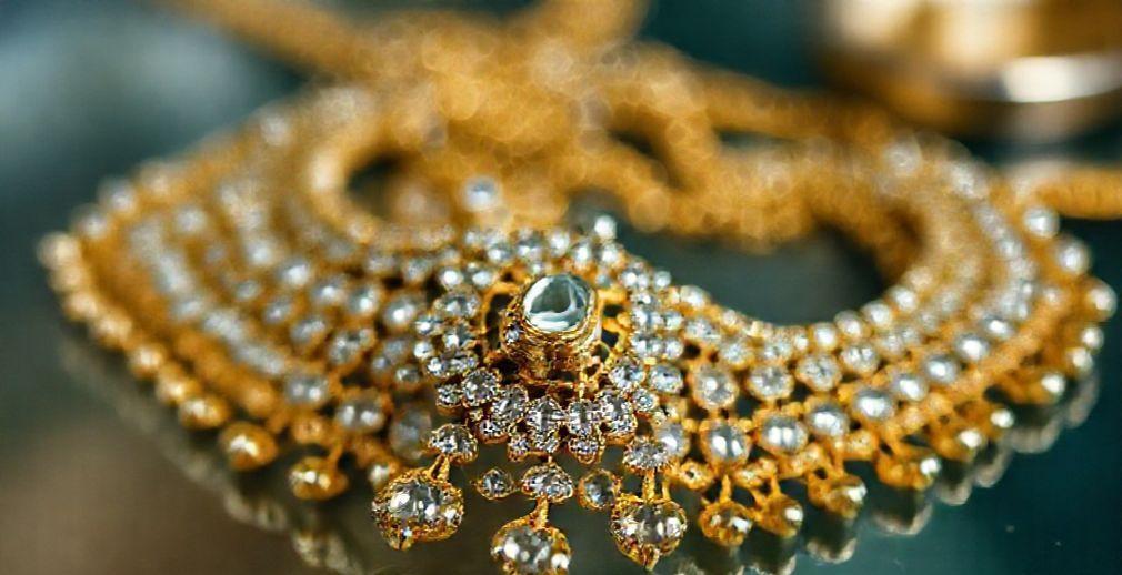 Gold Ornaments Lacking Hallmarking Seized in Guntur Raid