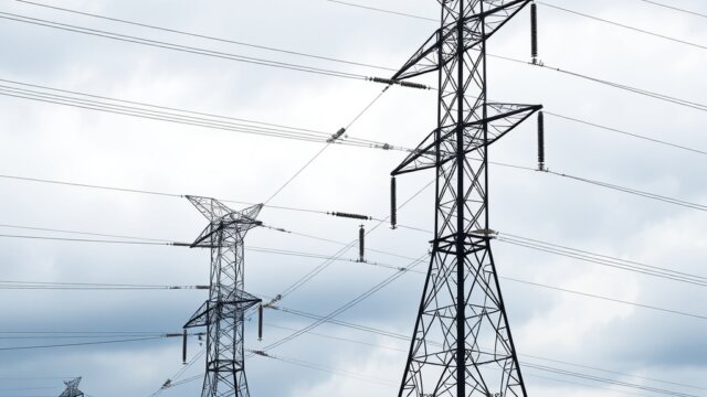 UK Chancellor to Veto Clean Energy Projects Over Grid Concerns